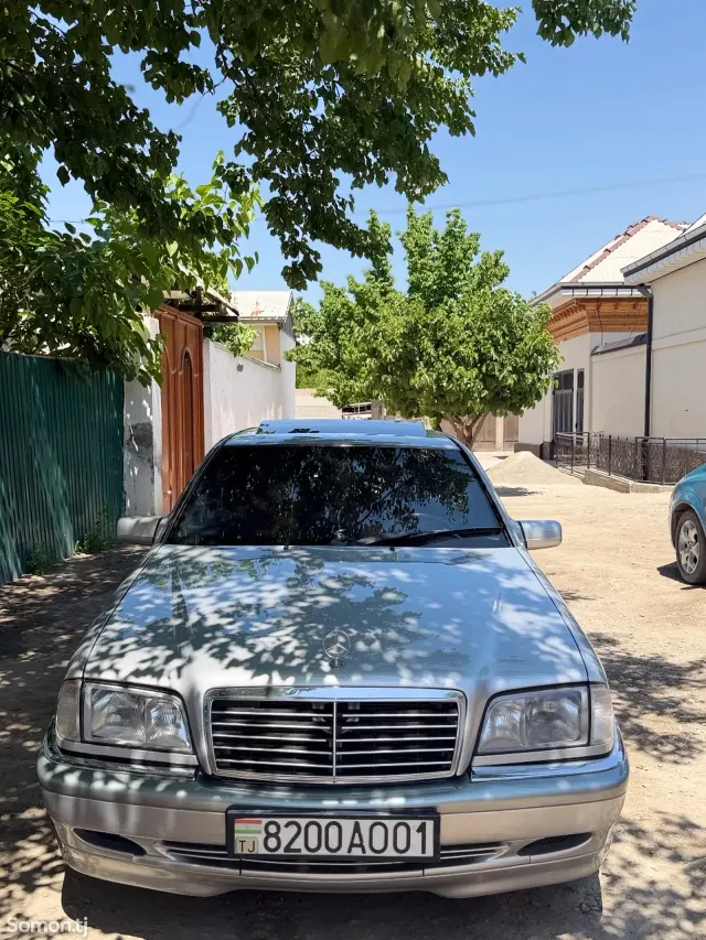 Mercedes-Benz C class 1999 · 2.4 AT