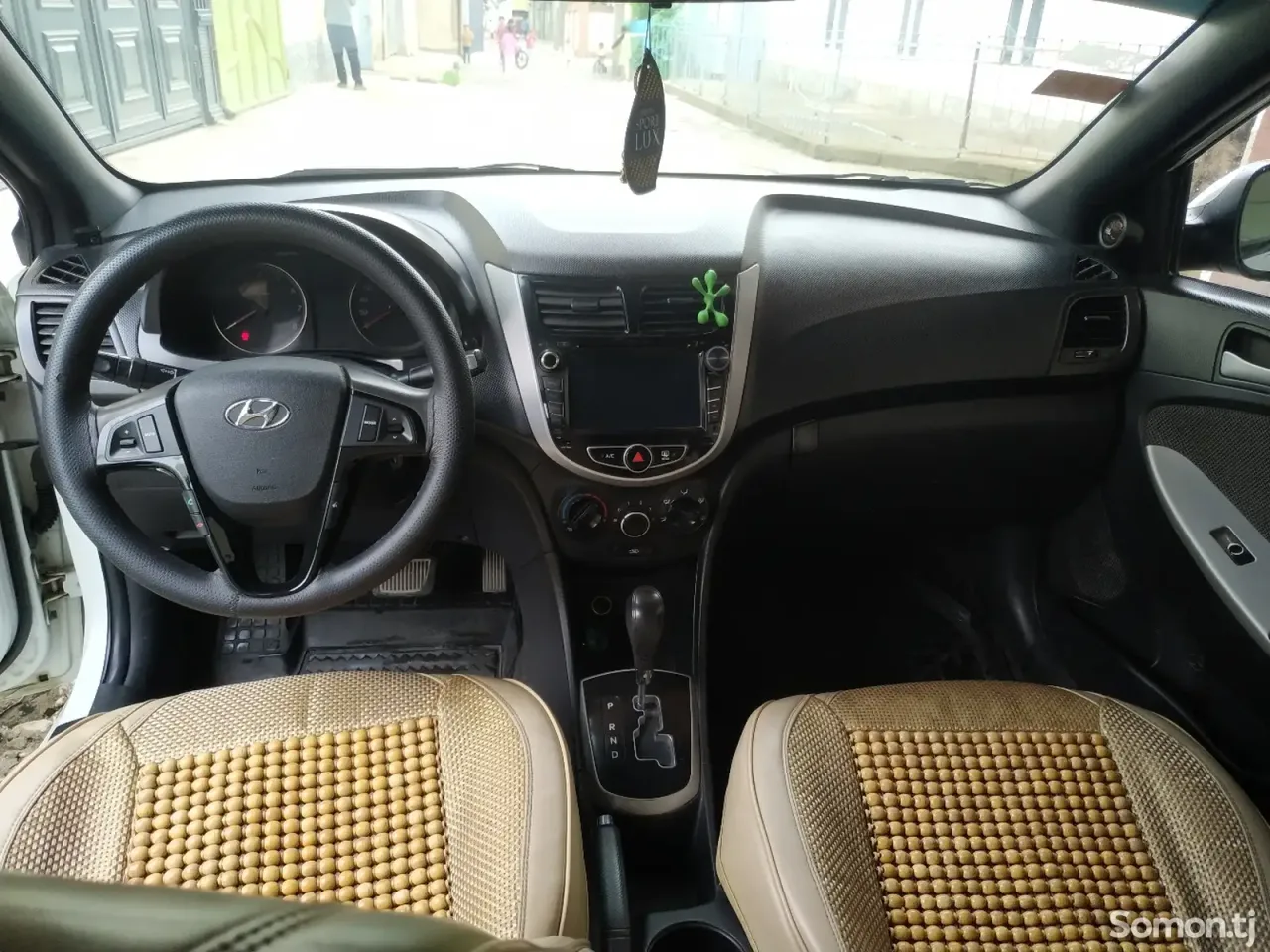 Hyundai Accent 2012 · 1.6 AT