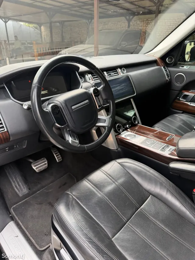 Land Rover Vogue 2016 · 5.0 AT