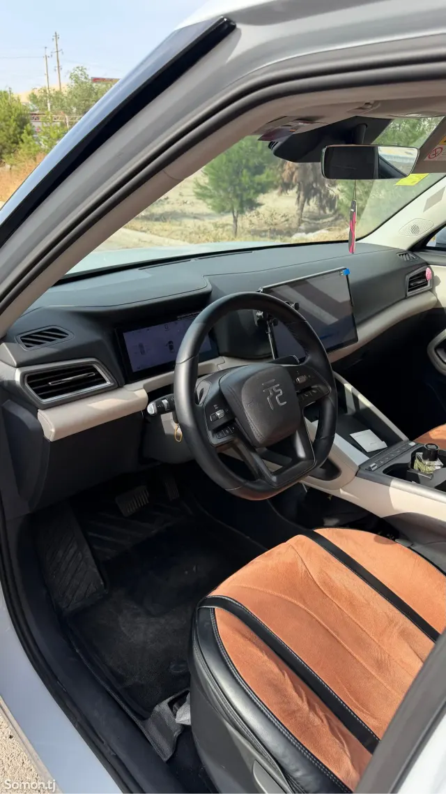 BYD Yuan Up 2025 · AT