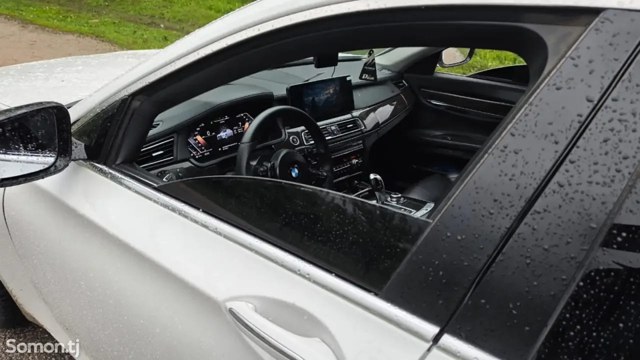 BMW 7 series 2013 · 3.0 AT