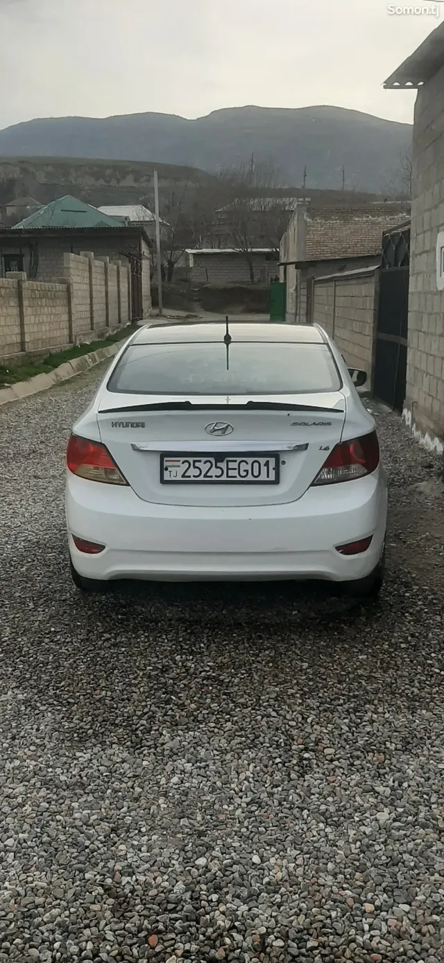 Hyundai Solaris 2011 · 1.6 MT