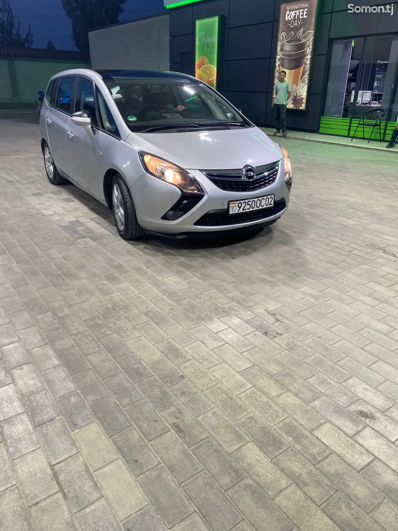 Opel Zafira 2014 · 1.6 MT