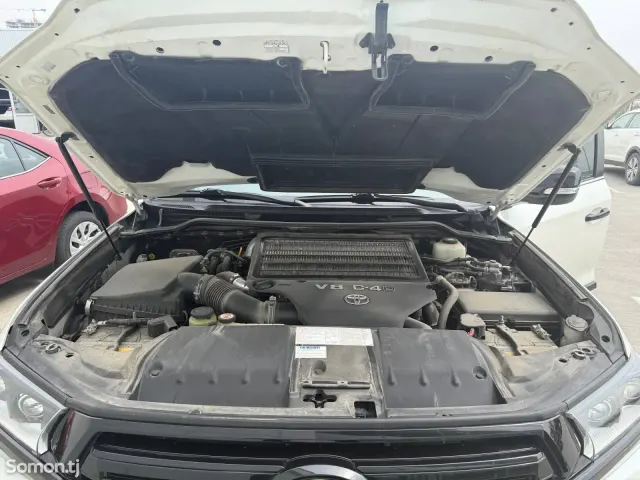 Toyota Land Cruiser 2018 · 4.5 AT