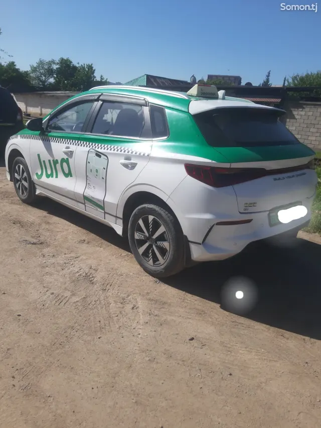 BYD E2 2023 · AT