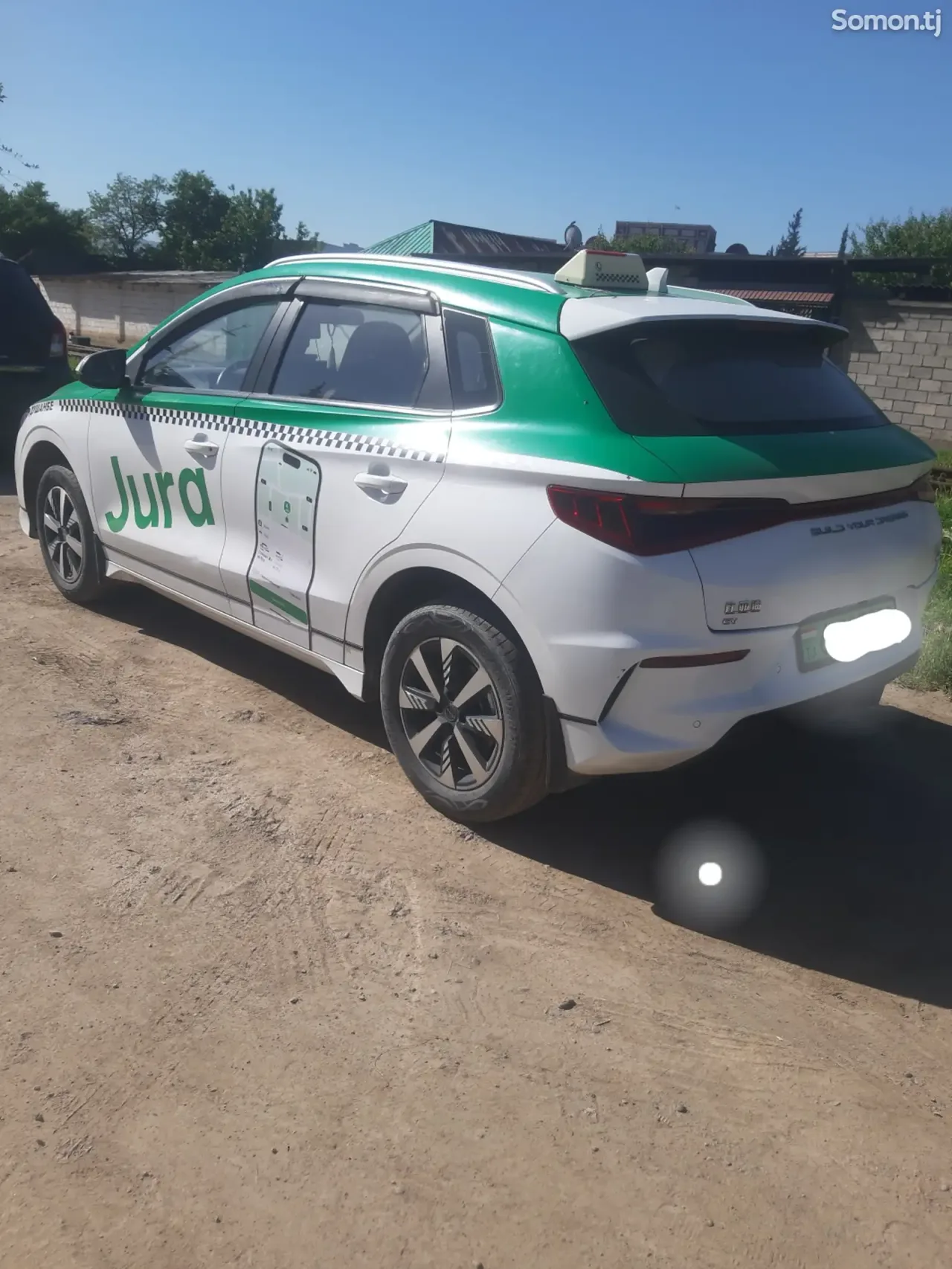 BYD E2 2023 · AT