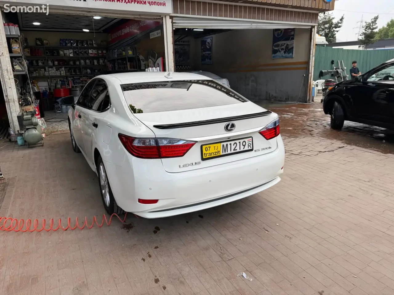 Lexus ES series 2014 · 2.5 AT