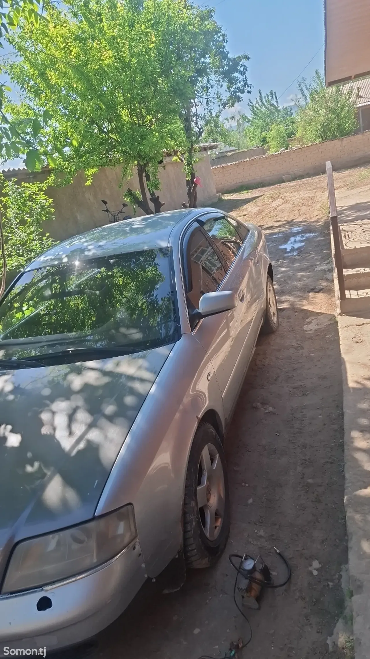 Audi A6 1998 · 2.4 AT