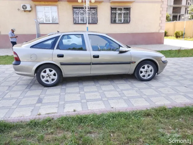 Opel Vectra B 1996 · 1.6 MT