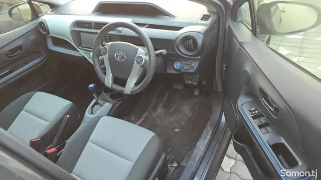 Toyota Aqua 2014 · 1.5 AT