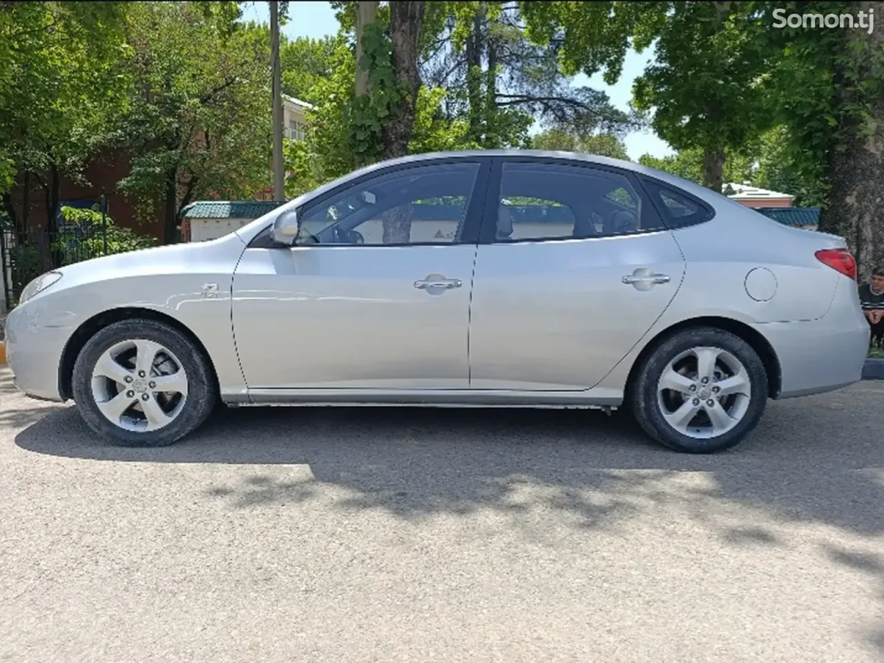 Hyundai Avante 2009 · 1.6 AT