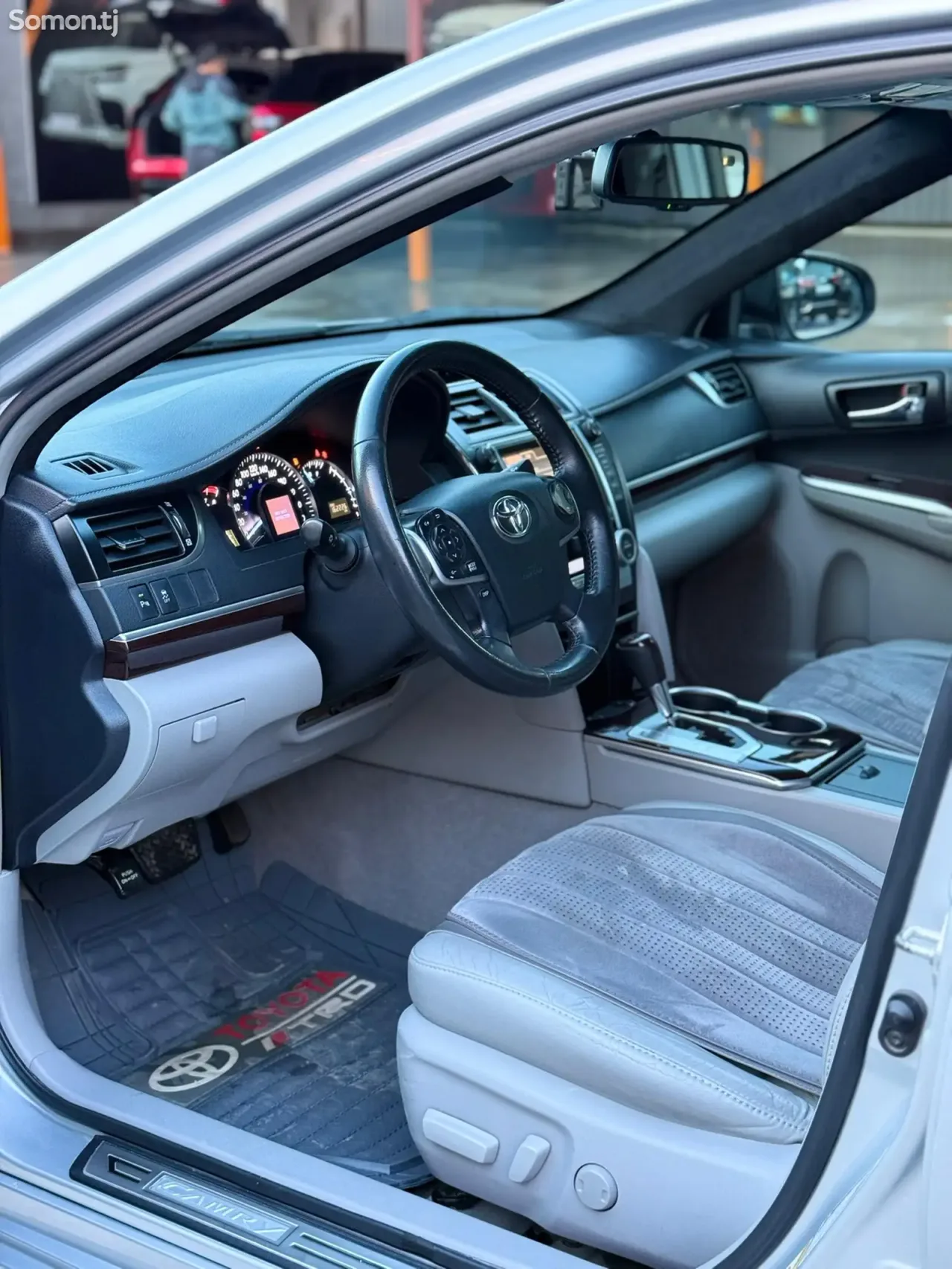 Toyota Camry 2013 · 2.5 AT