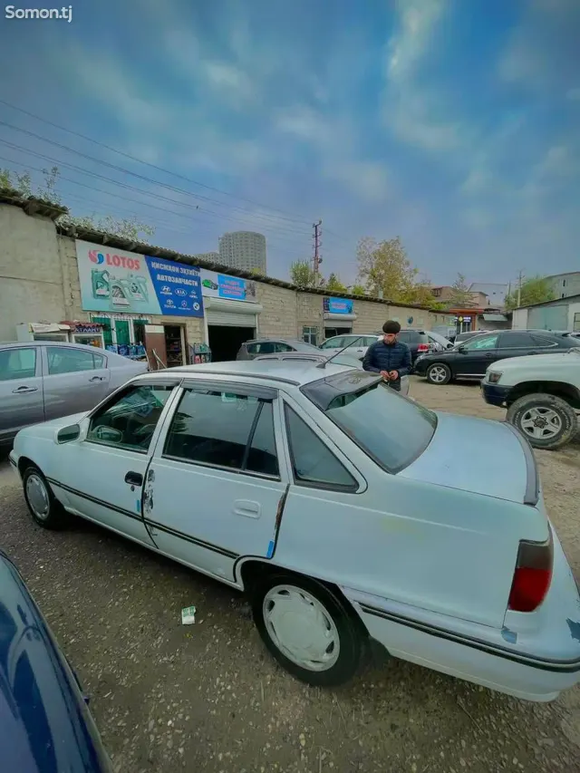 Daewoo Nexia 1994 · 1.6 MT