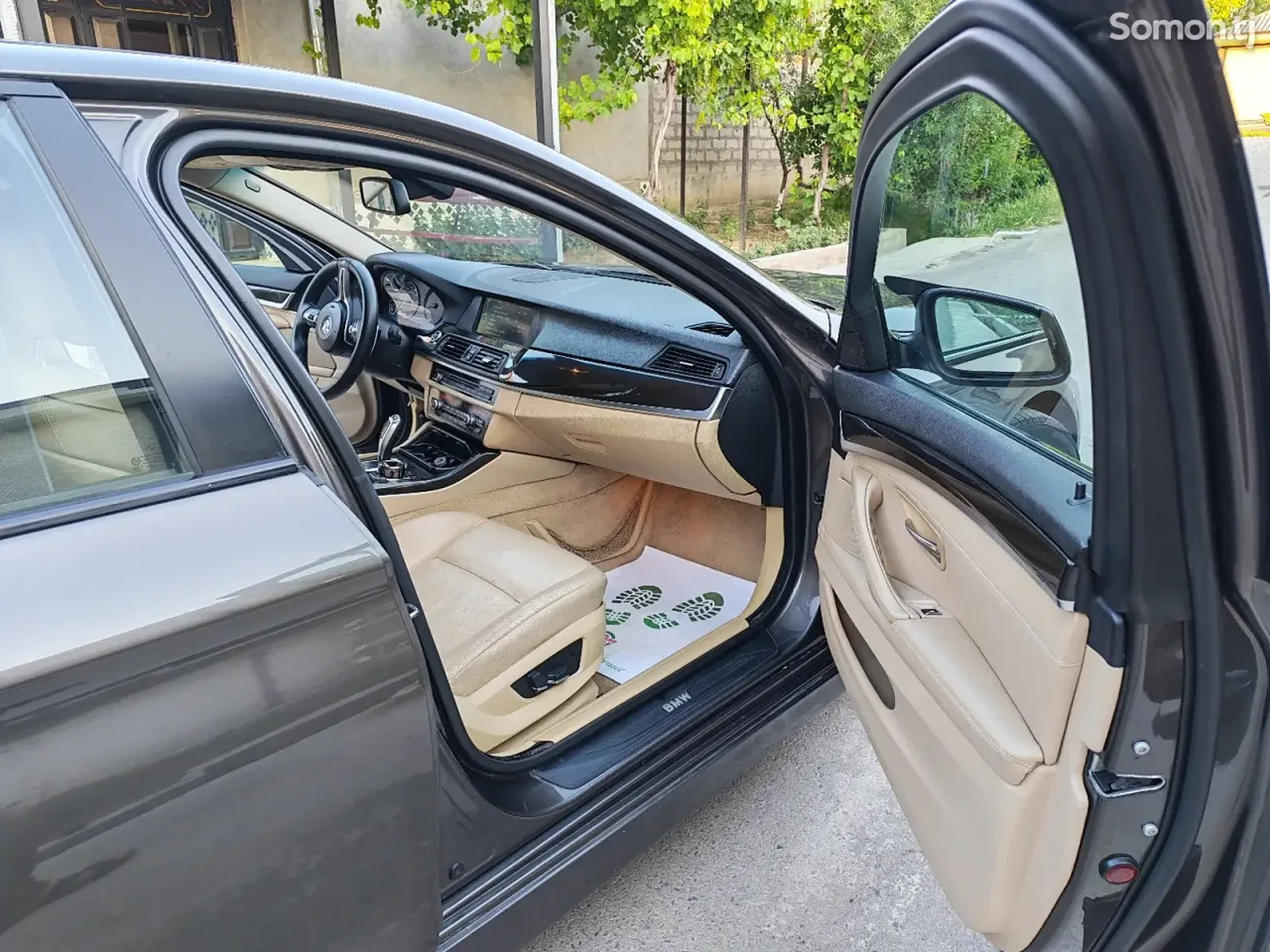 BMW 5 series 2011 · 3.0 AT