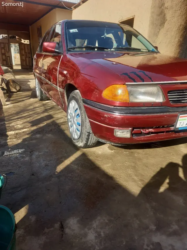 Opel Astra F 1994 · 1.6 MT