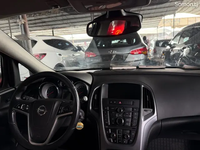 Opel Astra J 2014 · 1.6 MT