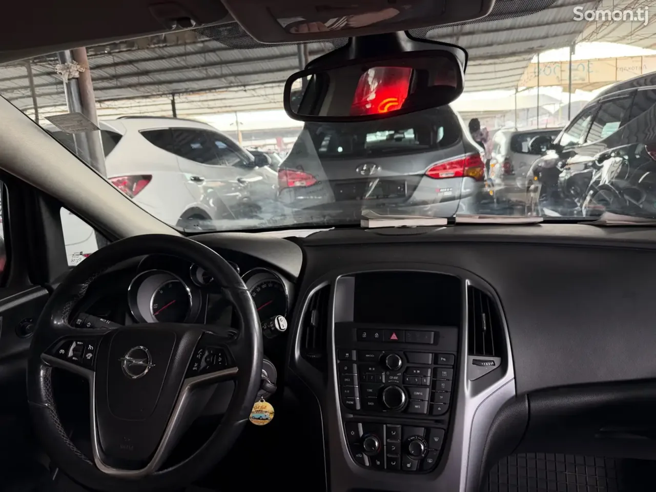 Opel Astra J 2014 · 1.6 MT