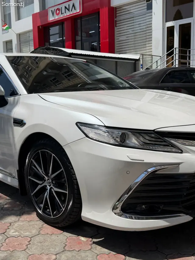 Toyota Camry 2020 · 3.5 AT