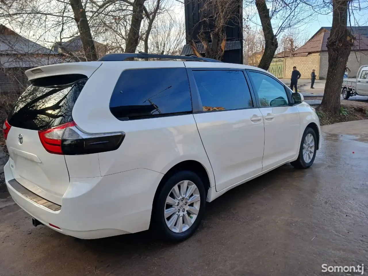 Toyota Sienna 2015 · 3.5 AT