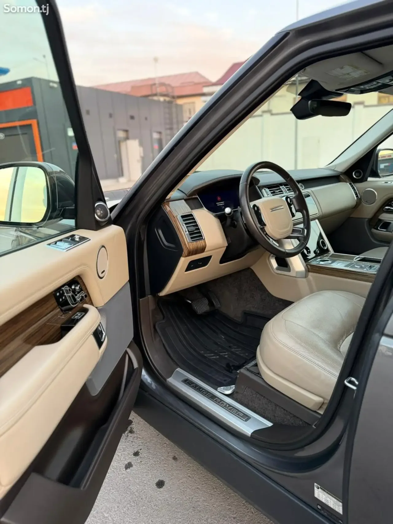 Land Rover Vogue 2018 · 5.0 AT