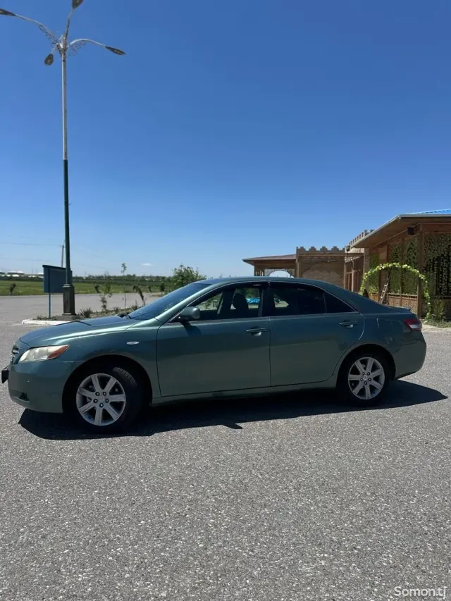 Toyota Camry 2007 · 2.4 AT