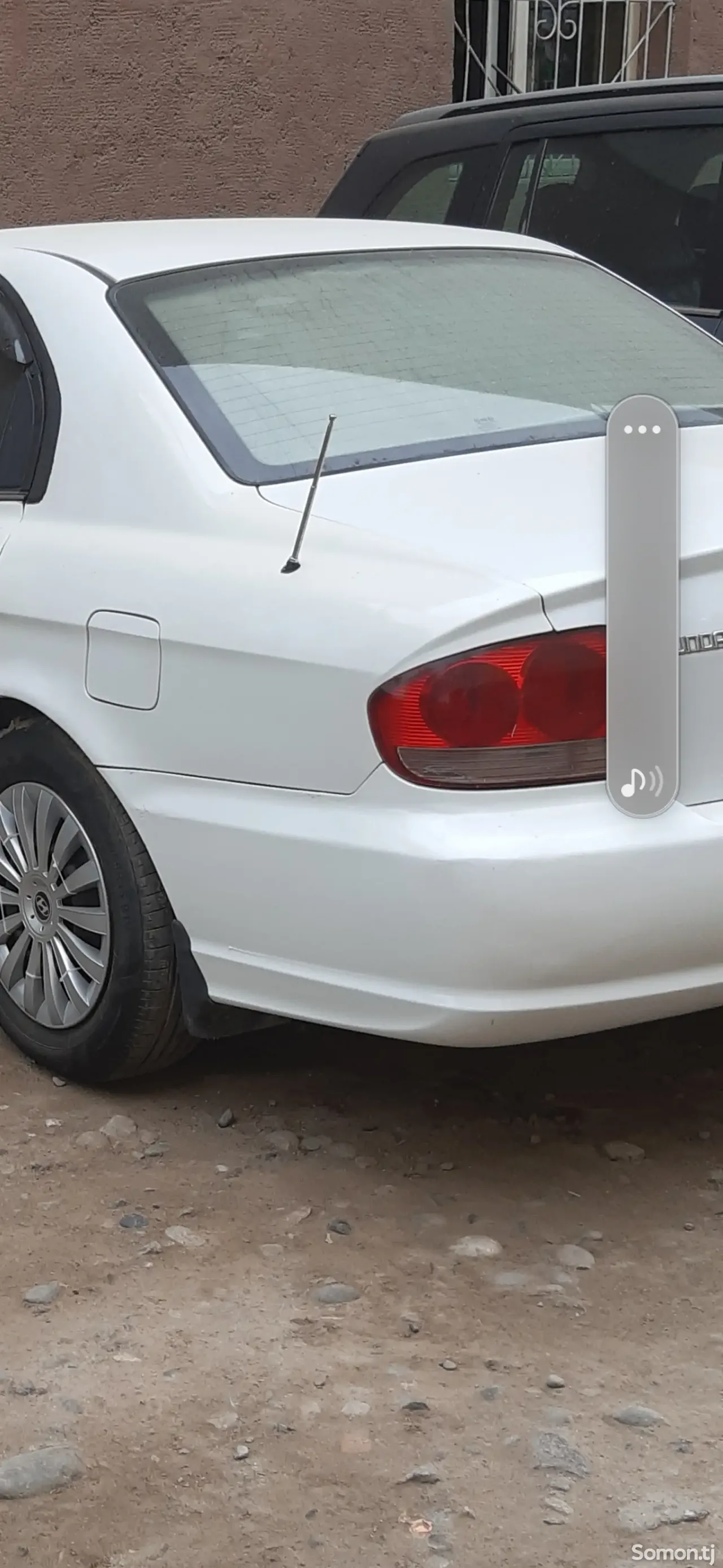 Hyundai Sonata 2003 · 2.0 MT
