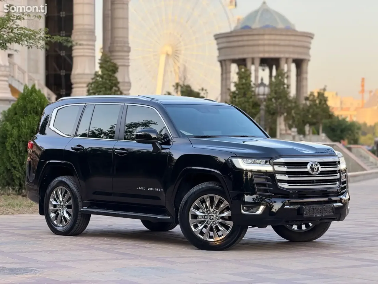 Toyota Land Cruiser 2025 · 3.5 AT