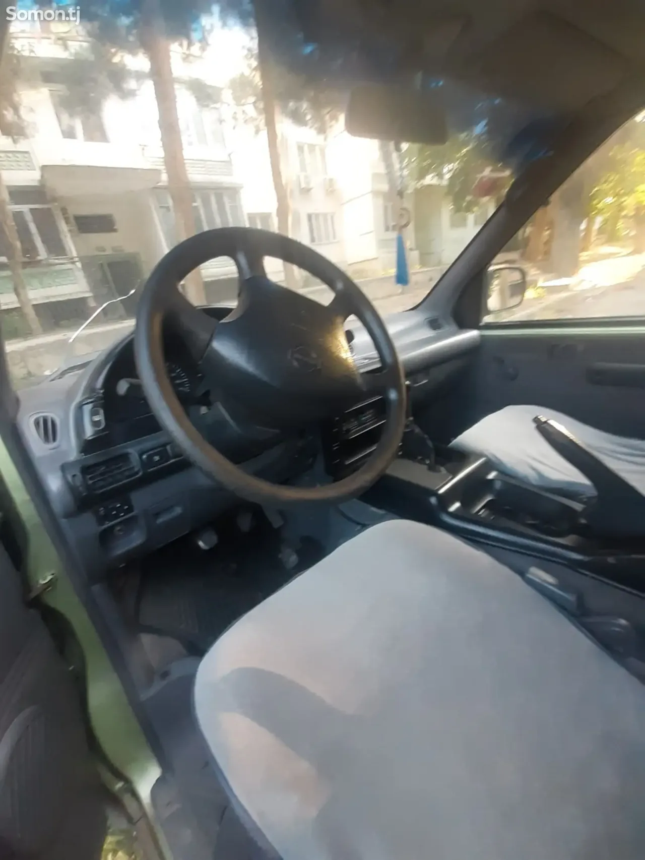 Nissan Serena 1997 · 1.5 MT