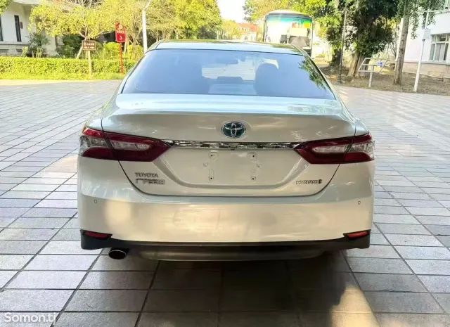 Toyota Camry 2018 · 2.5 AT