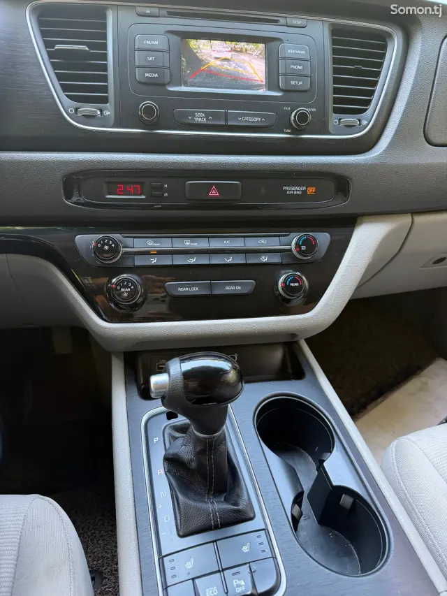 Kia Sedona 2015 · 3.3 AT