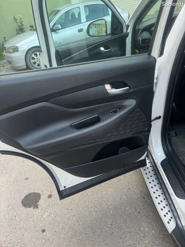 Hyundai Santa Fe 2018 · 2.0 AT
