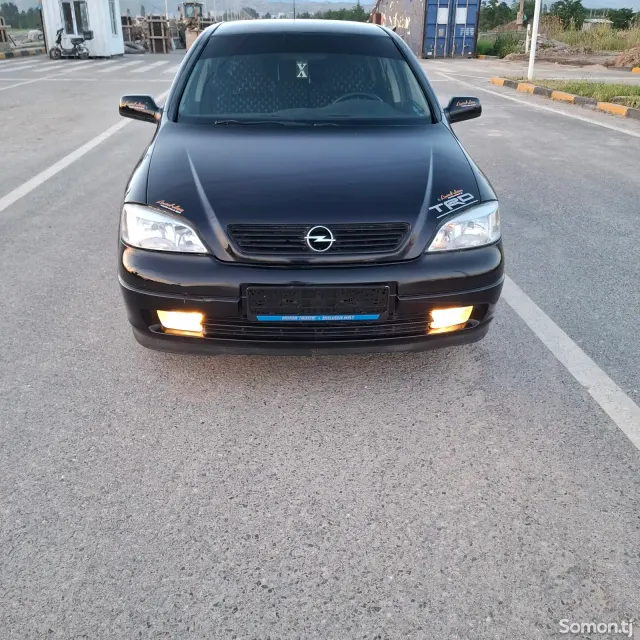 Opel Astra G 1998 · 1.6 MT