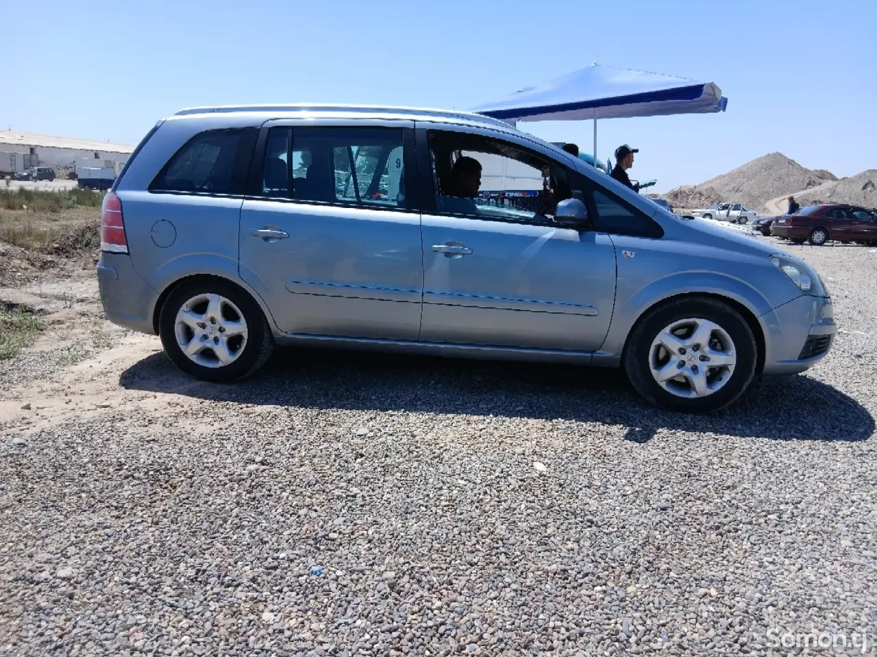 Opel Zafira 2006 · 2.2 MT