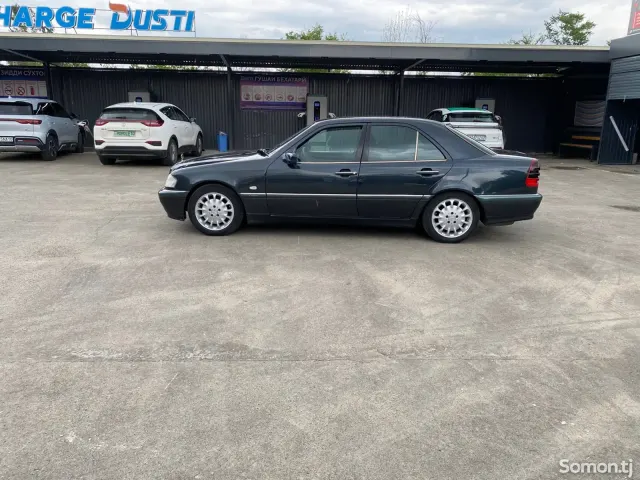 Mercedes-Benz C class 1999 · 2.4 MT