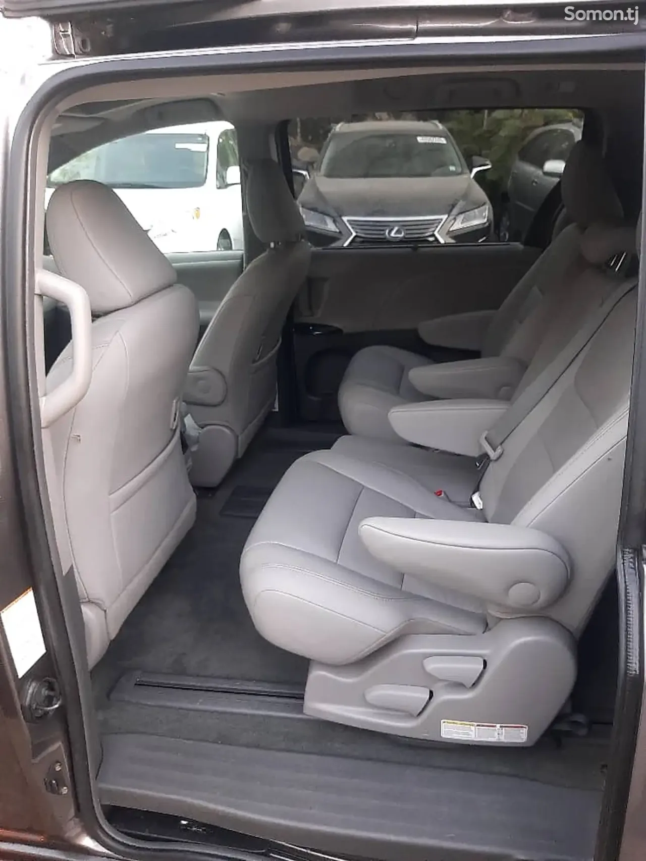 Toyota Sienna 2017 · 3.5 AT
