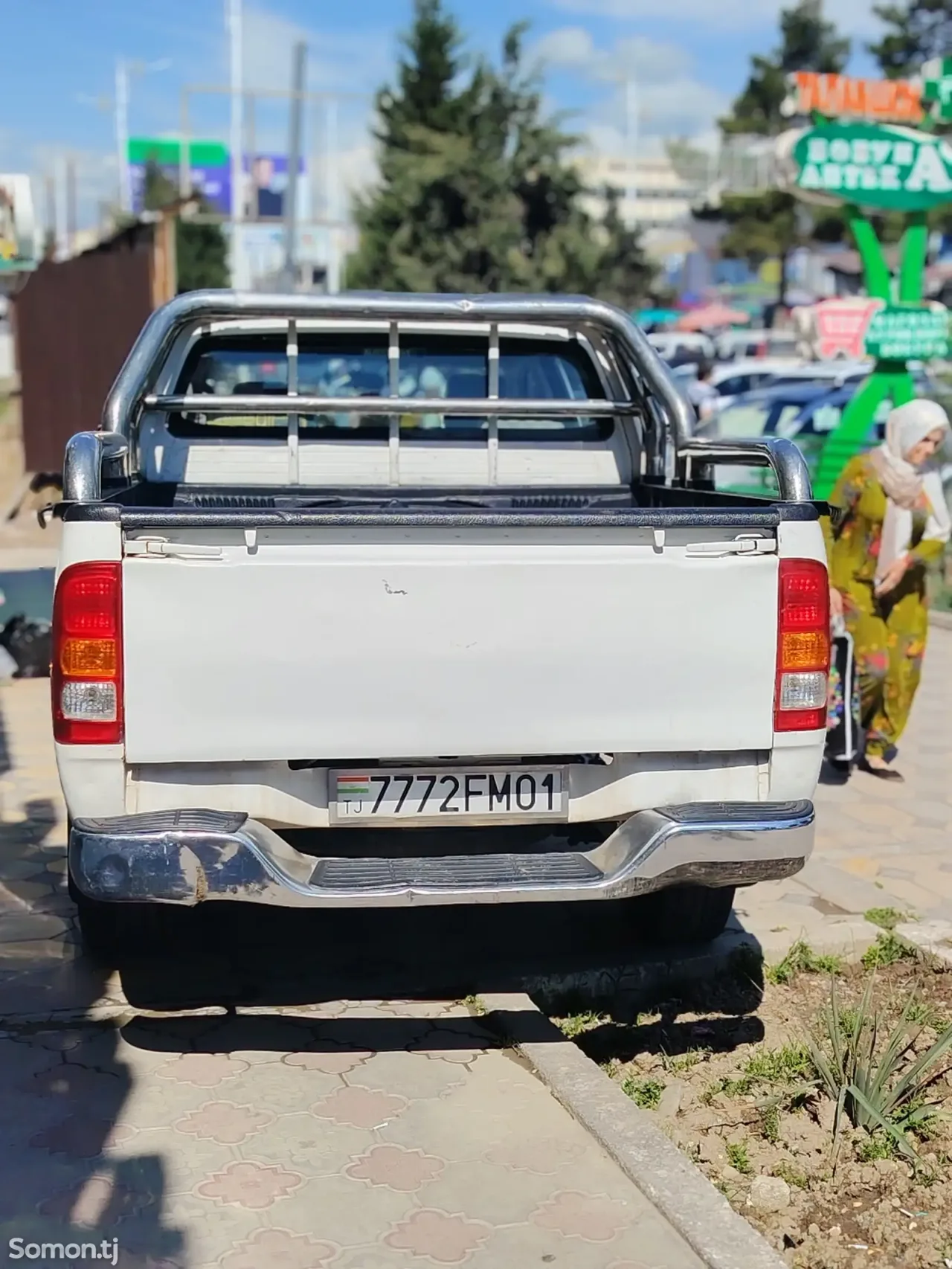 Toyota Hilux 2006 · MT