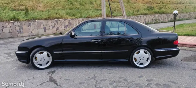 Mercedes-Benz E class 2002 · 2.8 AT