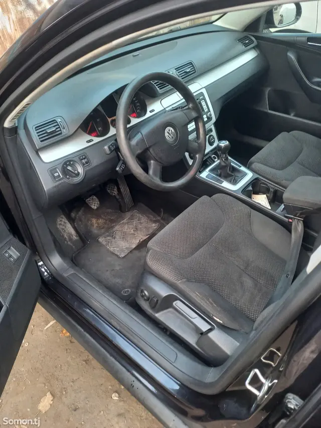Volkswagen Passat 2007 · 1.9 MT