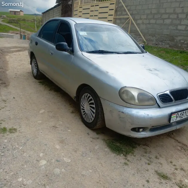 Daewoo Lanos 1997 · 1.6 MT