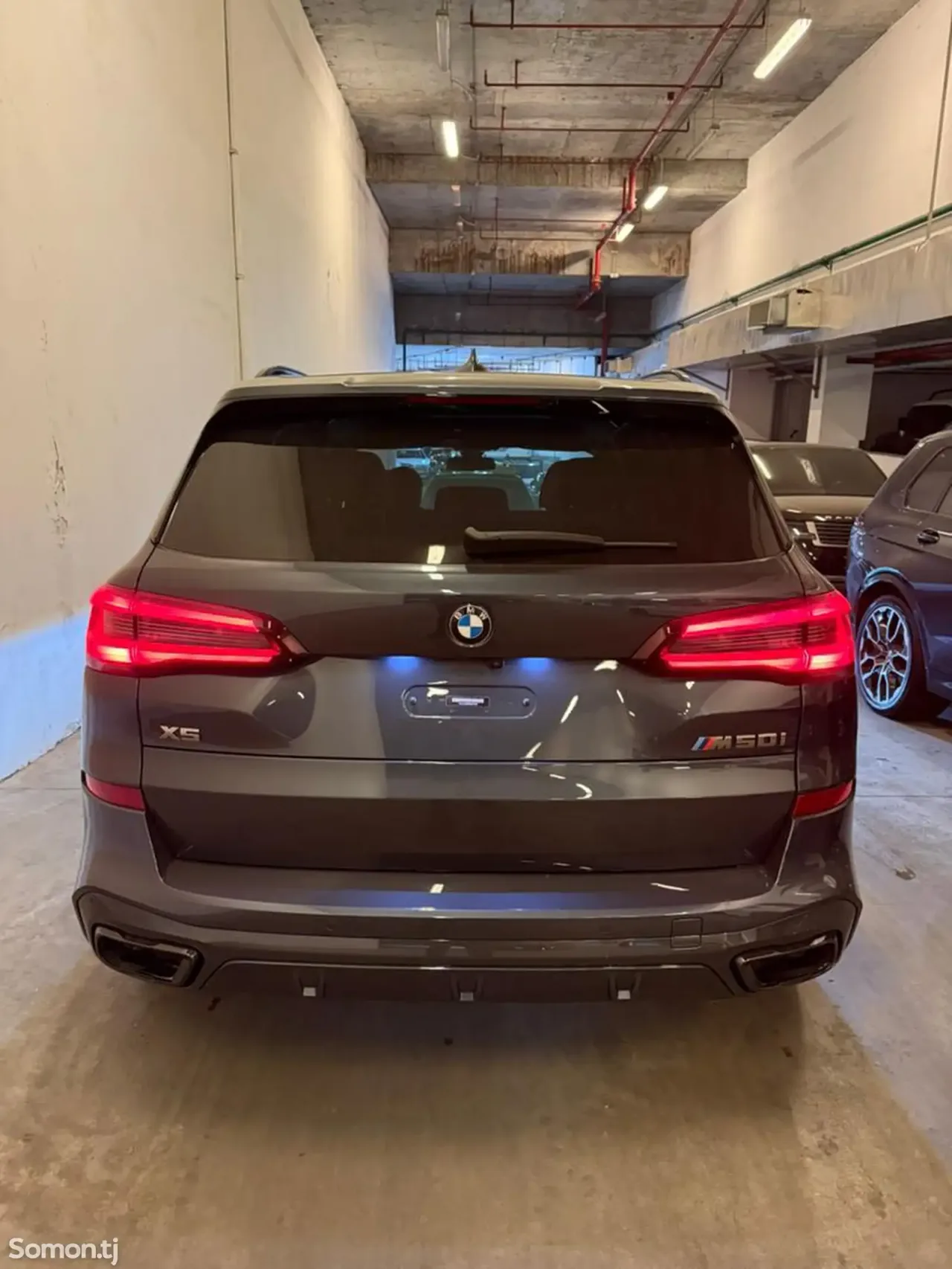 BMW X5 M 2022 · 4.4 AT