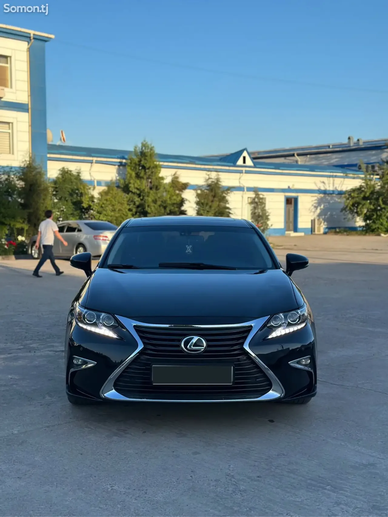 Lexus ES series 2015 · 3.5 AT