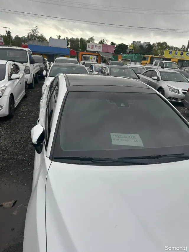 Toyota Camry 2018 · 2.5 AT