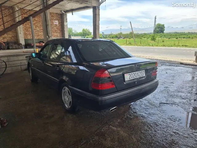 Mercedes-Benz C class 1995 · 1.8 MT