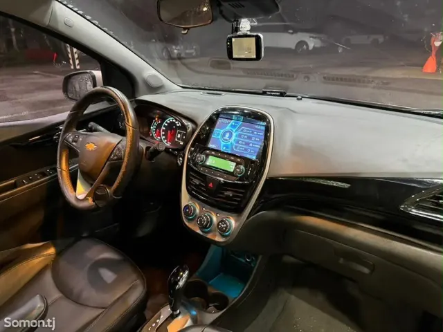 Chevrolet Spark 2016 · 1.0 AT