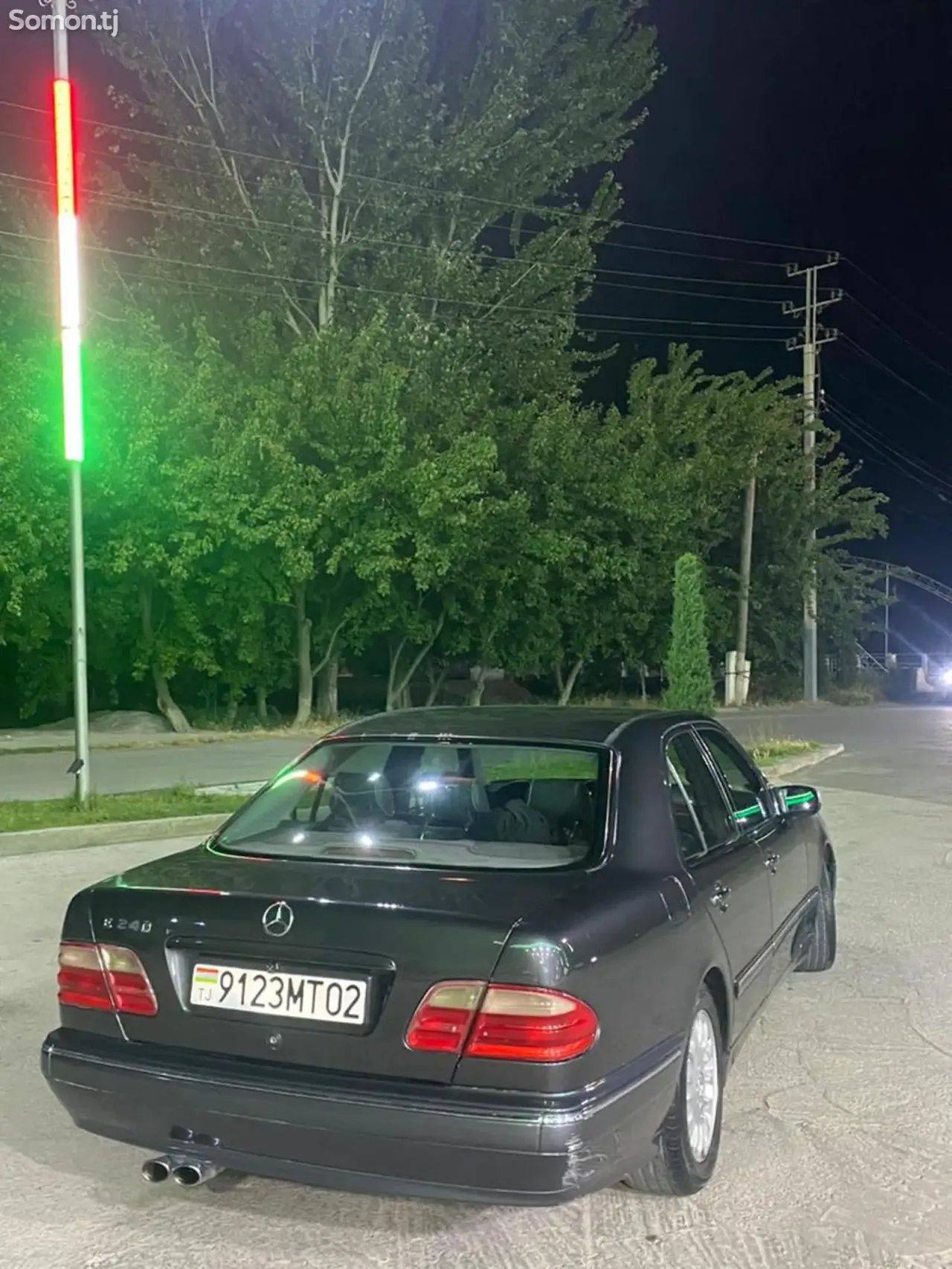 Mercedes-Benz E class 2000 · 2.4 AT
