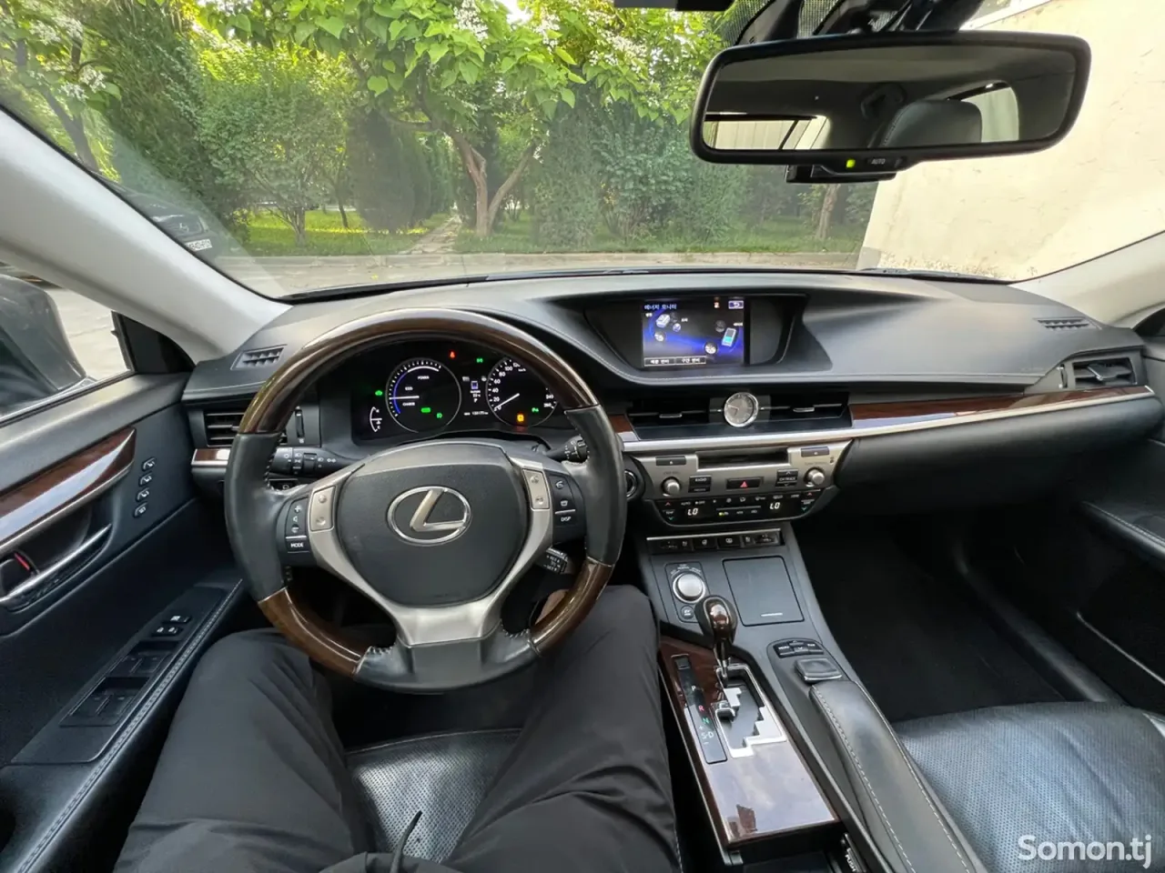 Lexus ES series 2015 · 2.5 AT