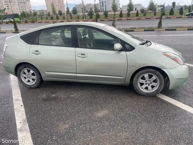 Toyota Prius 2006 · 1.6 AT