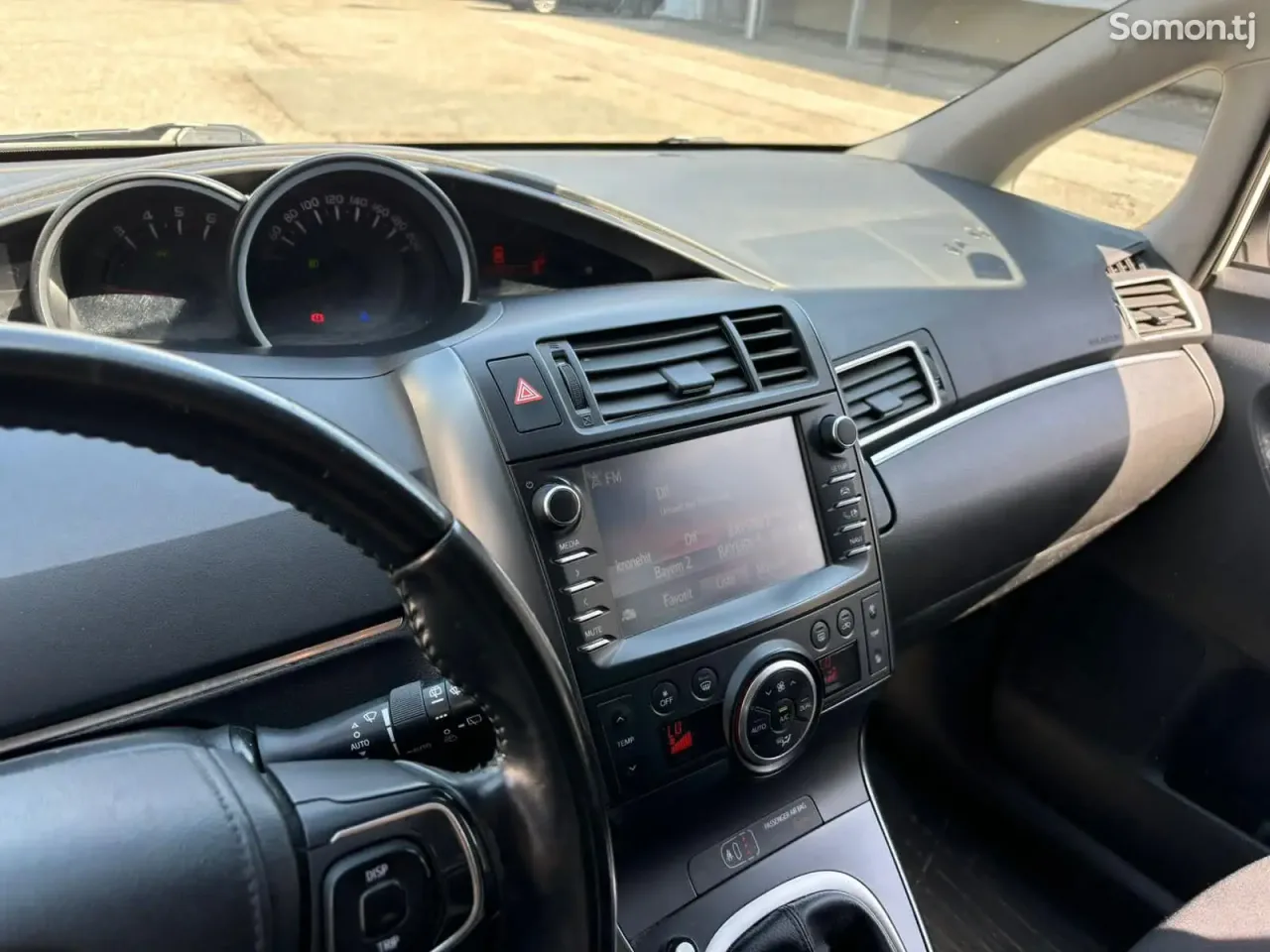 Toyota Verso 2016 · 1.6 MT