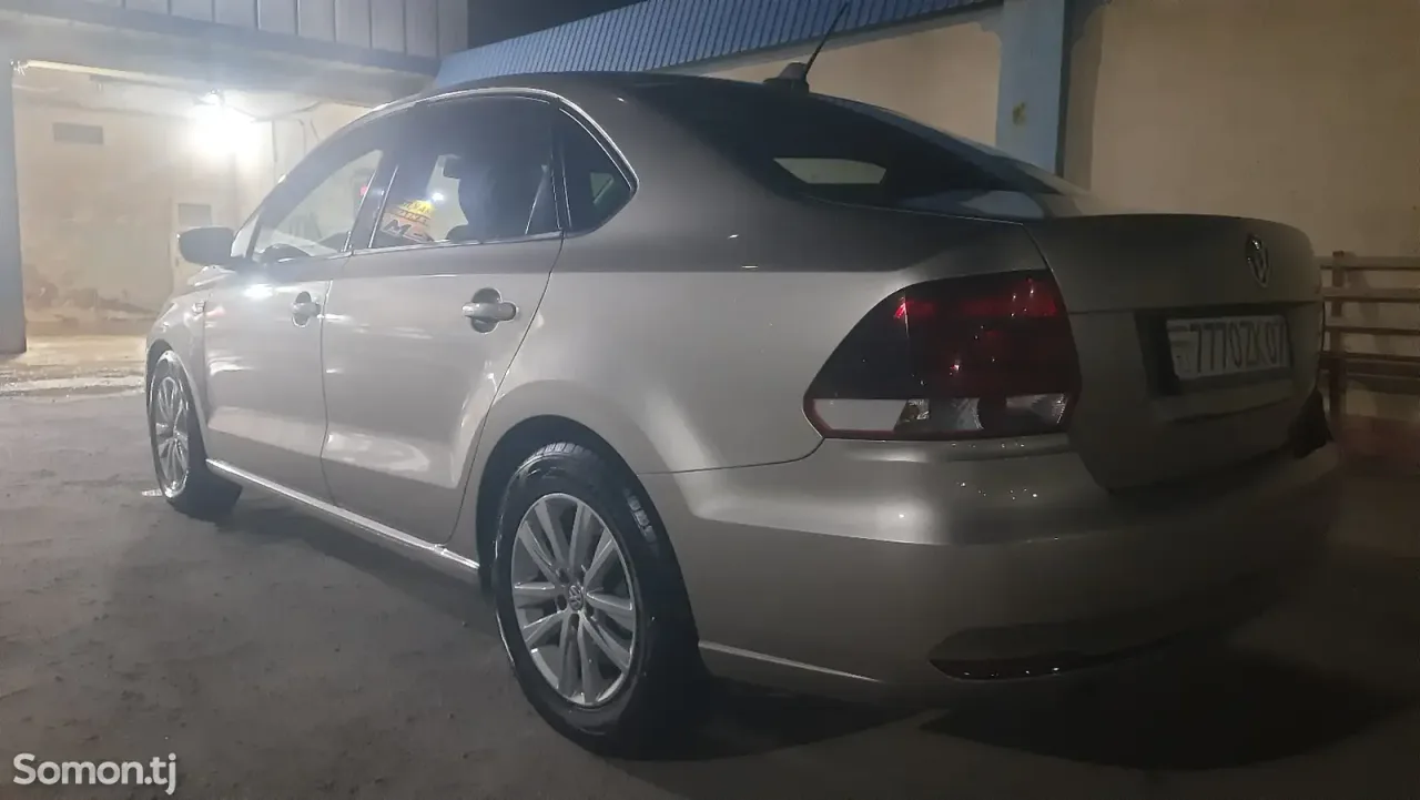 Volkswagen Polo 2019 · 1.6 AT