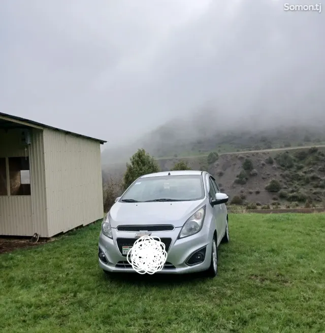 Chevrolet Spark 2014 · 1.0 AT
